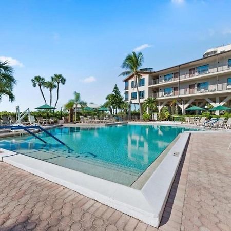 Caribbean Beach Club Fort Myers Beach Exterior photo